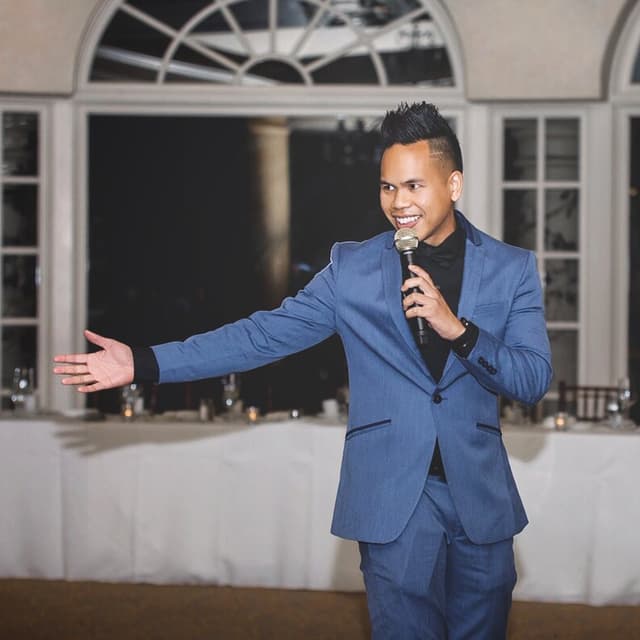 DJ MOJOE on the microphone